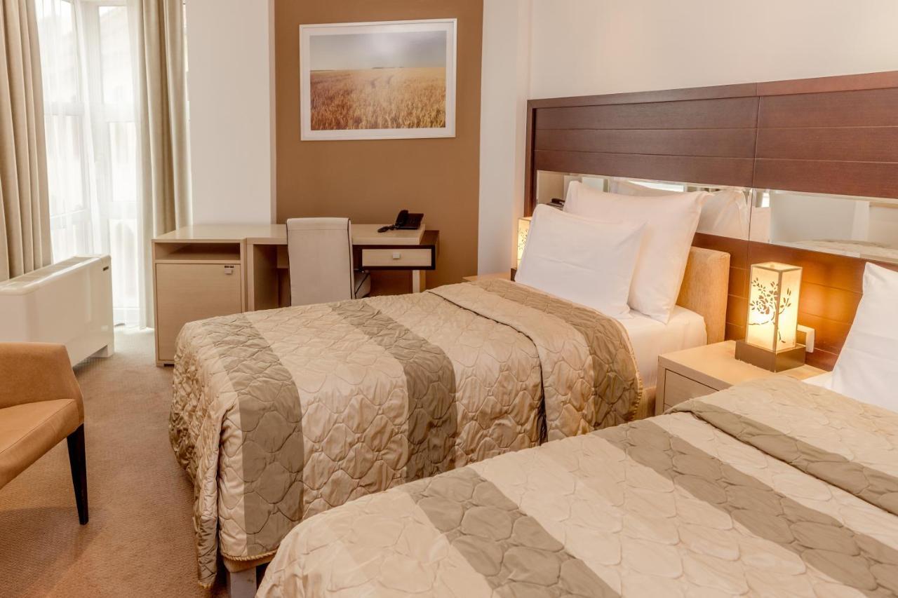 Hotel Vojvodina Nagybecskerek Kültér fotó