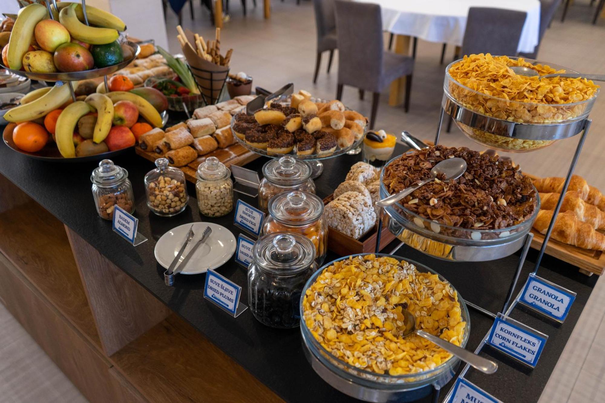 Hotel Vojvodina Nagybecskerek Kültér fotó