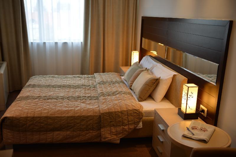 Hotel Vojvodina Nagybecskerek Kültér fotó